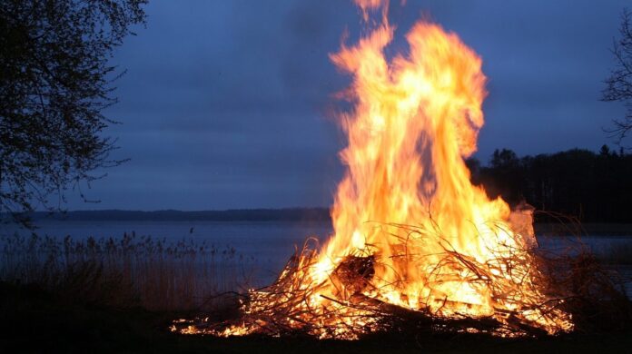 fire-123784-1280-aspect-ratio-1294-726.jpg