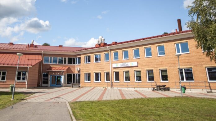 gymnasieskola-foto-sara-lindstrom-scaled-aspect-ratio-1294-726-scaled.jpg