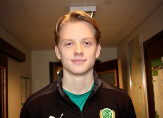 17-åring flyttas upp i A-truppen