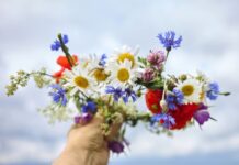 Vi önskar er en trevlig midsommar!