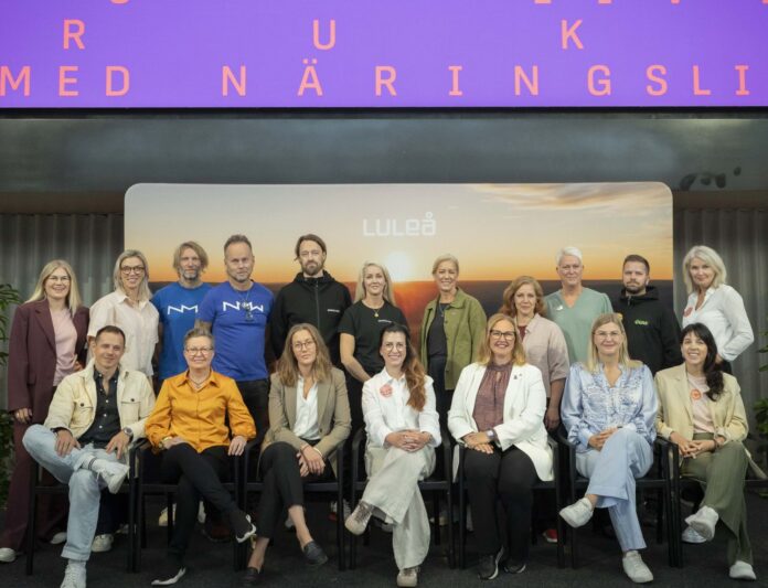 Gruppbild20mindre-696x533.jpg