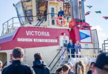 Bogserbåten Victoria döptes under högtidliga former