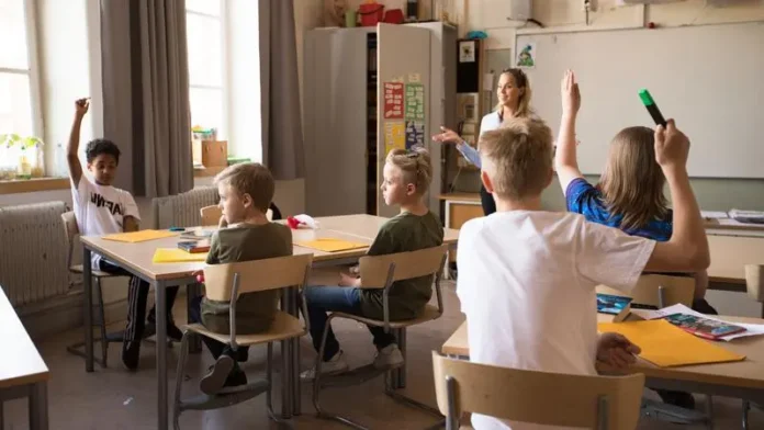 21342009-uppmarksam-skolklass.webp.webp