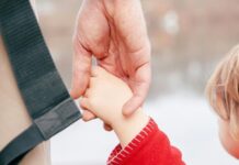 Mormor får ta föräldraledigt – men få utnyttjar möjligheten i Haparanda