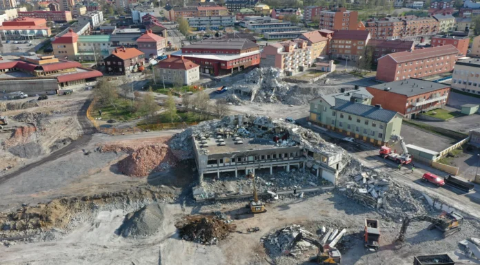 Prata med barn och unga om riskerna med rivningsområden