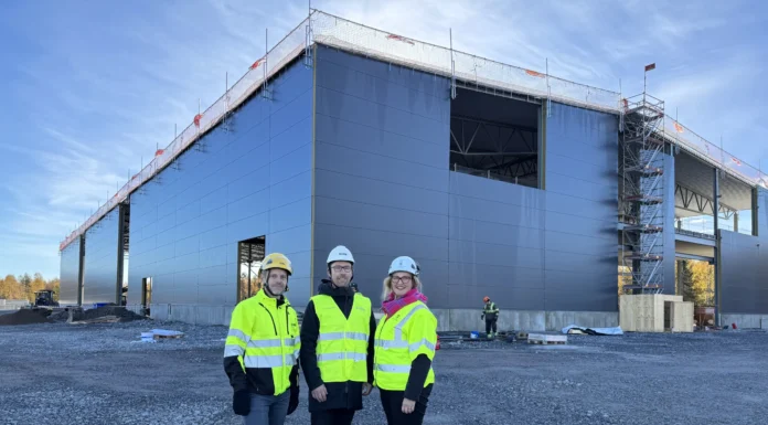 Duroc Rails etablering i Luleå industripark – sista takplåten på plats