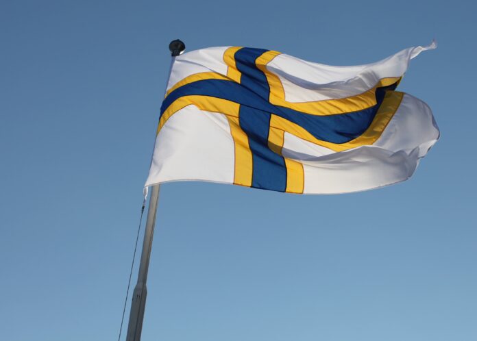 220Svefi20flagga2.jpg