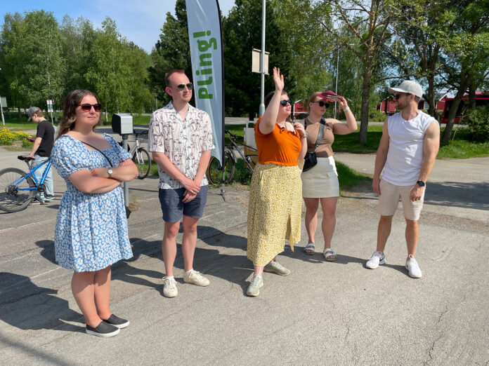 Janneke20Snijdee20budade20med20vC3A4nninan20Jenny20Wahl20frC3A5n20Gotland20xs.jpg