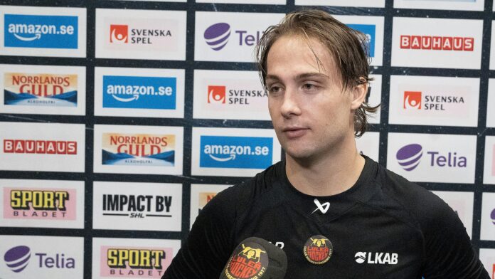 566a36f9-e054-428b-b34e-9f8173ab897624092820Lilja20postgame.jpg