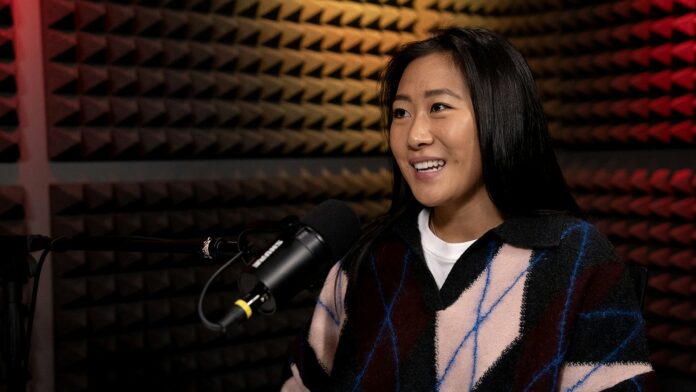 2240afc2-acae-4d81-b851-e8bb40d776d7PODD20Camryn20Wong20liggande20.jpg