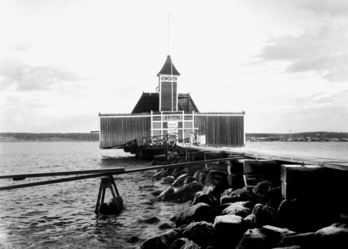 Kallbadhuset20Stora20skuggan20pC3A520Gultzauudden.20Foto20Arvid20Moberg20.jpg