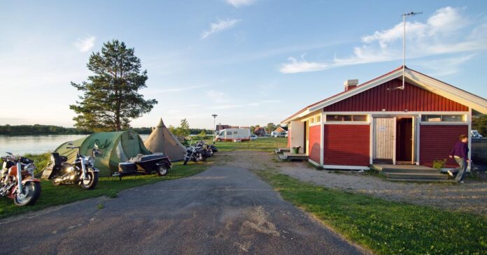 Camping_in_Overkalix_Sverige_-_panoramio.jpeg_1200x630.jpg