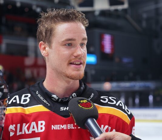 Filip Eriksson | "Spelar bra hela matchen"