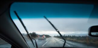 En av tre svenskar tror felaktigt att dubbdäcksförbudet börjar 1 april