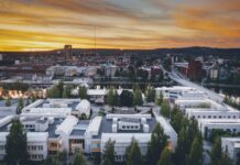 Nu tas första steget mot en ny akademisk modell för Sverige