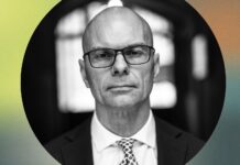 TÄNK: Stefan Olafsson – Uteliggaren som blev advokat