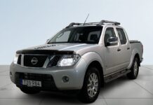 Nissan Navara Dubbelhytt 3.0 dCi V6 4×4 Drag Dvärm GPS Pano BOSE SoV (Umeå)